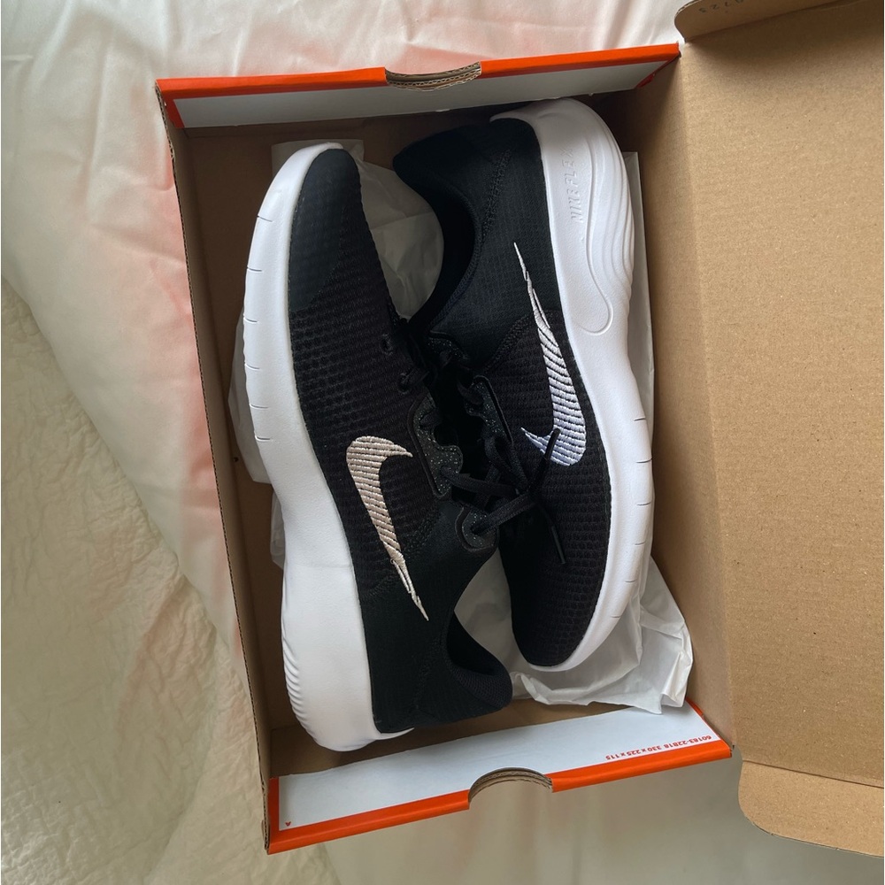 Nike Flex Experience Run 11